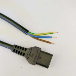 CAH0515CO - ELEKTRISCHES KABEL 3X1,5 LÄNGE 1,5M MIT IEC BUCHSE UND NICHT UMMANTELTEN DRÄHTEN